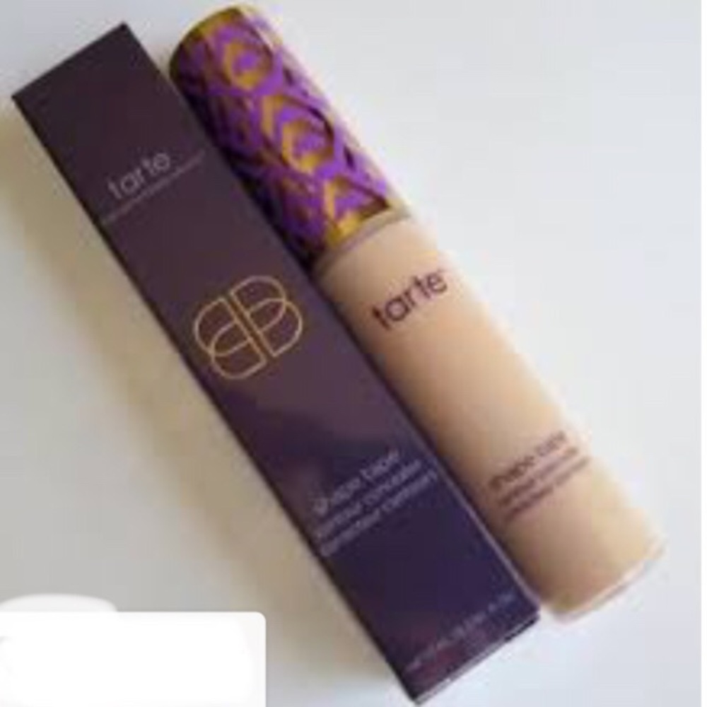 Tarte shape tape concealer (light medium)